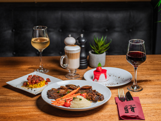 January at Café the Plaza: Enjoy a 3-Course Lunch or Dinner for 49 Florins