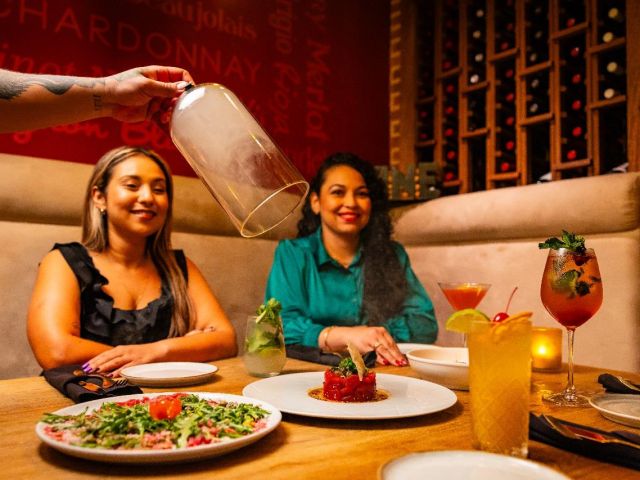 Que Pasa Restaurant & Winebar Aruba – International Cuisine & Exceptional Wines in Historic Oranjestad Que Pasa Restaurant & Winebar Aruba – International Cuisine & Exceptional Wines in Historic Oranjestad