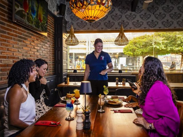 Café the Plaza Aruba – All-Day Dining, Live Music & Sports in the Heart of Oranjestad Café the Plaza Aruba – All-Day Dining, Live Music & Sports in the Heart of Oranjestad